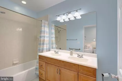 Bath - 4036 9th St, North Beach, MD 20714 photo 1 of 2