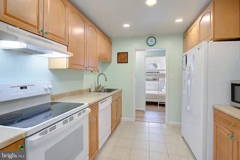 Kitchen - 4036 9th St, North Beach, MD 20714 photo 1 of 3