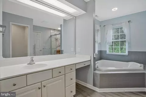 Bath - 3025 Hickory Ridge Rd, Dunkirk, MD 20754 photo 3 of 3