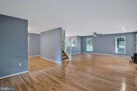 Living - 3025 Hickory Ridge Rd, Dunkirk, MD 20754 photo 1 of 4