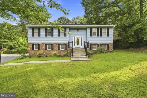 2725 Cove Point Rd, Lusby, MD 20657