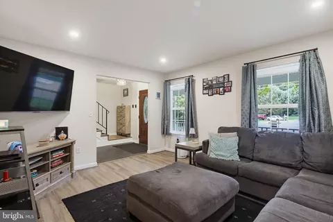 Entry Way - 2501 York Ct, Dunkirk, MD 20754 photo 3 of 5