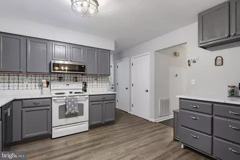 Entry Way - 2501 York Ct, Dunkirk, MD 20754 photo 5 of 5