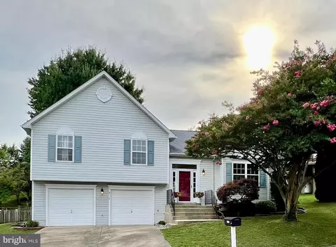8138 Bayview Hills Dr, Chesapeake Beach, MD 20732
