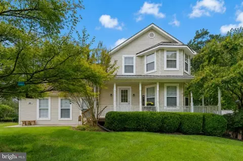 11011 Comet Ln, Lusby, MD 20657