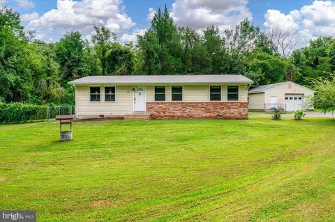 19 Robshire Manor Rd, Huntingtown, MD 20639