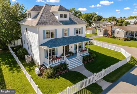 14251 Calvert St, Solomons, MD 20688