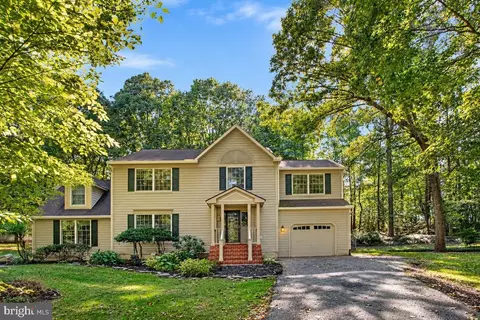 2425 Fawn Ct, Prince Frederick, MD 20678