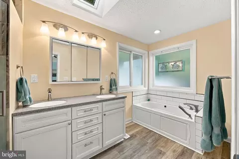 Bath - 13553 Osprey Ln, Solomons, MD 20688 photo 1 of 5