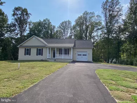 1362 Solomons Island Rd, Huntingtown, MD 20639