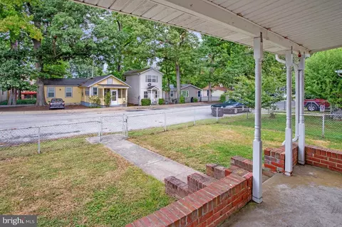 Exterior - 3911 7th St, North Beach, MD 20714 photo 4 of 10