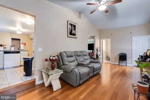 Entry Way - 12962 Mohawk Dr, Lusby, MD 20657 photo 4 of 9