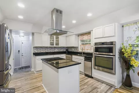100 Little Tree Ln, Owings, MD 20736