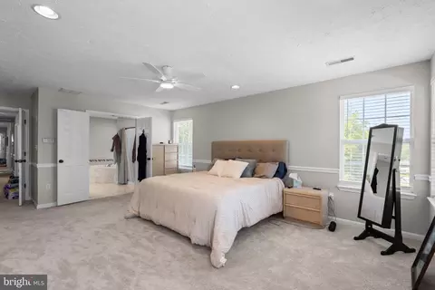 Bedroom - 8210 Bayview Hills Dr, Chesapeake Beach, MD 20732 photo 1 of 10