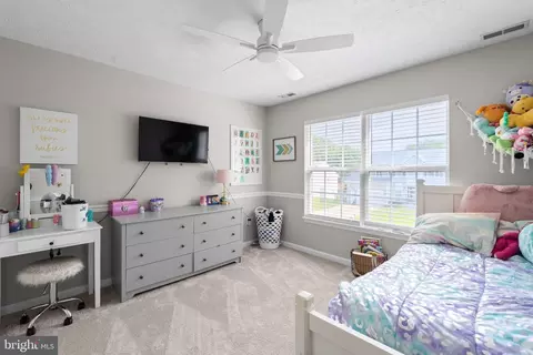 Bedroom - 8210 Bayview Hills Dr, Chesapeake Beach, MD 20732 photo 6 of 10