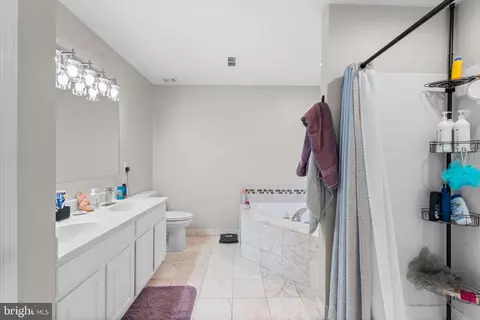 Bath - 8210 Bayview Hills Dr, Chesapeake Beach, MD 20732 photo 2 of 3