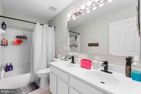 Bath - 8210 Bayview Hills Dr, Chesapeake Beach, MD 20732 photo 3 of 3