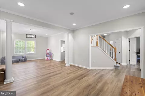 Entry Way - 8210 Bayview Hills Dr, Chesapeake Beach, MD 20732 photo 8 of 14