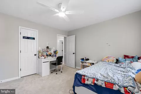 Bedroom - 8210 Bayview Hills Dr, Chesapeake Beach, MD 20732 photo 5 of 10
