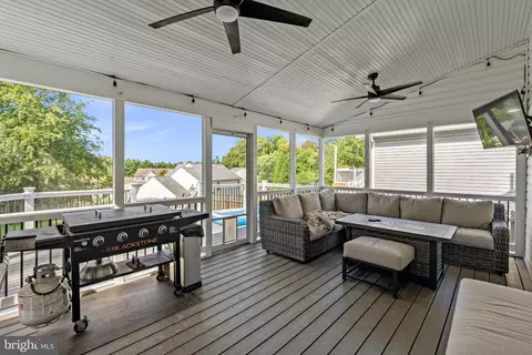Exterior - 8210 Bayview Hills Dr, Chesapeake Beach, MD 20732 photo 5 of 11