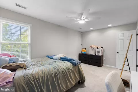Bedroom - 8210 Bayview Hills Dr, Chesapeake Beach, MD 20732 photo 3 of 10