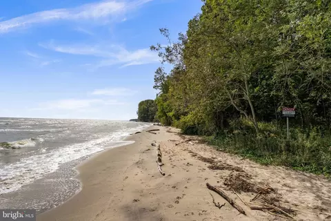 View/Area - 8210 Bayview Hills Dr, Chesapeake Beach, MD 20732 photo 2 of 3