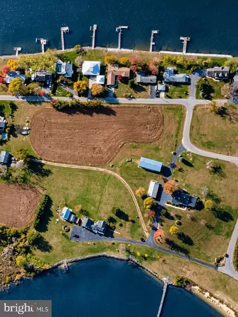 9330 River View Rd, Broomes Island, MD 20615