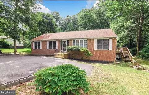 12488 Catalina Dr, Lusby, MD 20657