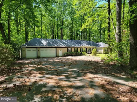 11945 Oyster Ct, Lusby, MD 20657
