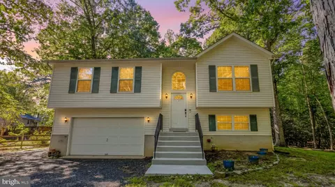 12509 Catalina Dr, Lusby, MD 20657