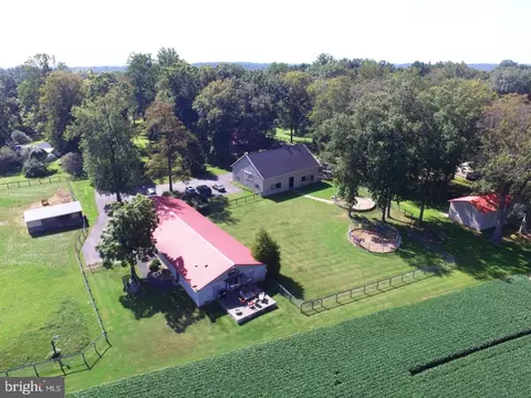 895 Warburton Rd, Elkton, MD 21921 photo 2