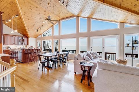 37 Edgewater Dr, Earleville, MD 21919