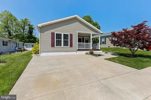 86 Curry Ave, Conowingo, MD 21918