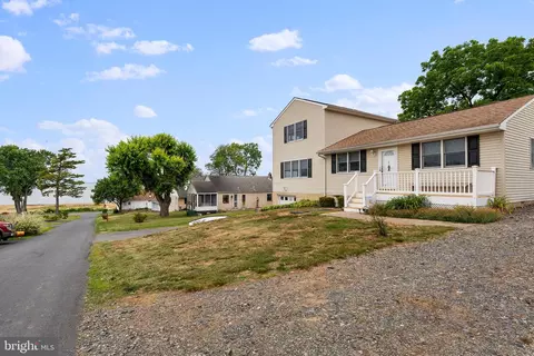 21 Carolina Ave, Earleville, MD 21919