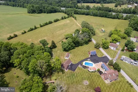 19 Feeder Rd, Elkton, MD 21921