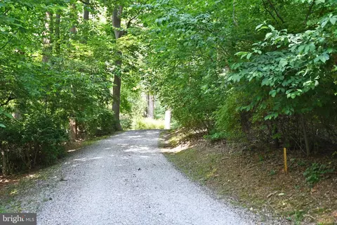 Center Road, Earleville, MD 21919