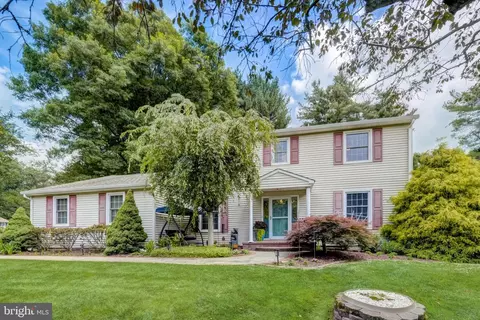 7 S Pkwy, Elkton, MD 21921