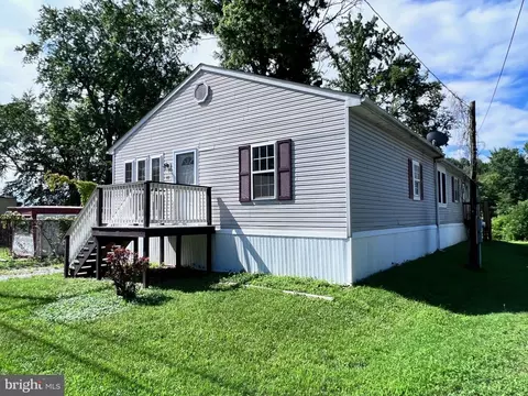 43 Edgewater Ave, North East, MD 21901