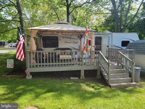 19 Comanche Dr #GLEN 1, Earleville, MD 21919