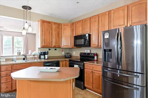 35 Merion Cir, North East, MD 21901
