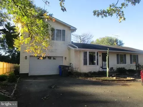 24 Thruway Dr, Colora, MD 21917
