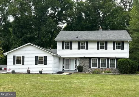 159 Riverside Dr, Elkton, MD 21921