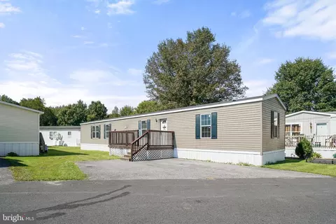 13 Saint Michaels Ct, Elkton, MD 21921