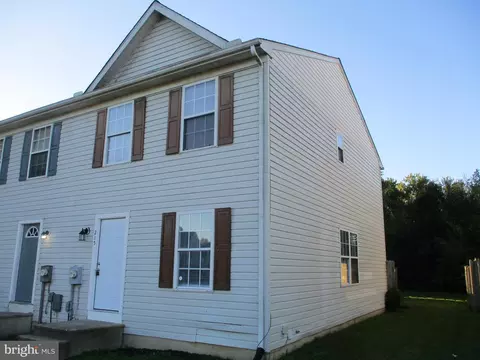 215 Douglas St, Elkton, MD 21921
