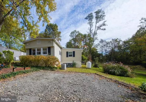 18 Shady Ln, Conowingo, MD 21918
