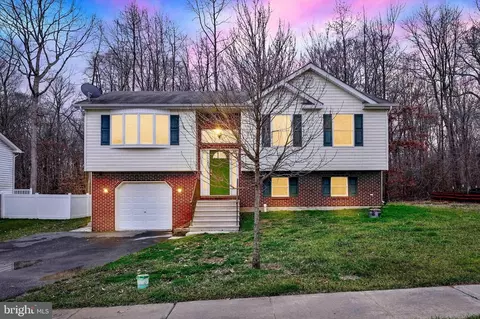 72 Catalpa Dr, North East, MD 21901