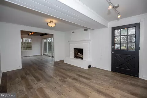 Living - 2805 Oldfield Point Rd, Elkton, MD 21921 photo 2 of 2
