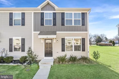 8 Azalea Cir, Elkton, MD 21921 photo 2