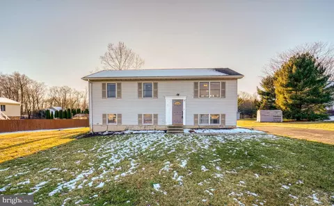 49 Topeka Rd, Conowingo, MD 21918