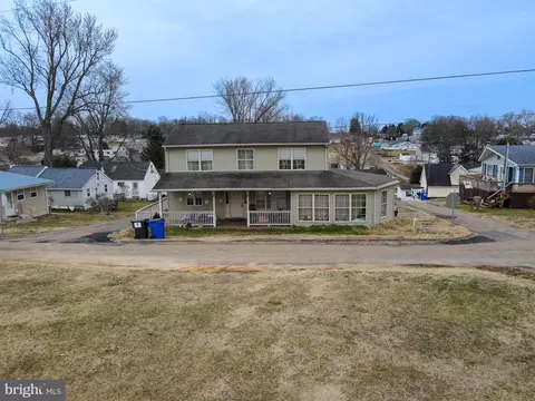 28 Beechwood St, Earleville, MD 21919